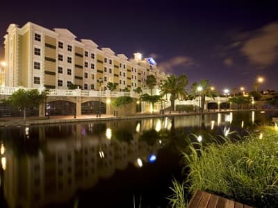 StayEasy Century City