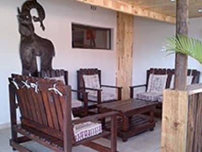 Elephant Lake Inn